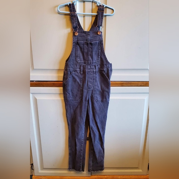 OshKosh B'gosh Overalls Size 6/7 - Picture 5 of 7